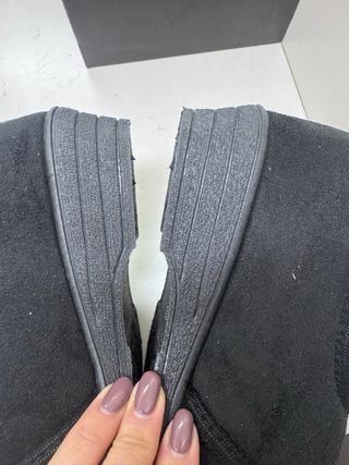 Pantofole nere con strappo n. 39