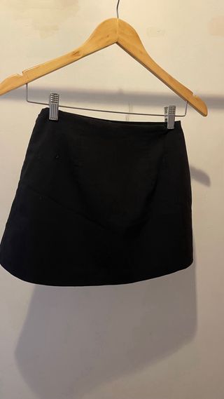 Falda short negra