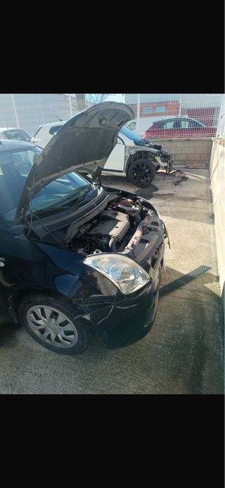 Suzuki Swift accidentado