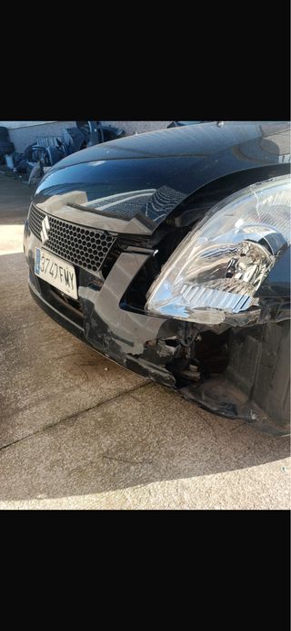 Suzuki Swift accidentado