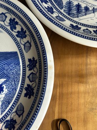 Platos de loza inglesa