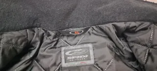 Chaqueta de moto negra y amarilla