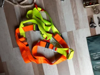 Equipo anticaída y trabajo vertical