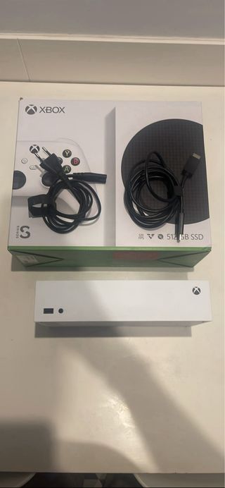 Xbox Series S 512GB + 2 Controles