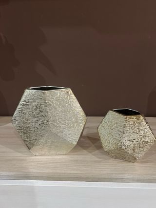 Juego 2 jarrones geométricos plateados