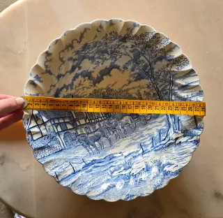 Ensaladera de porcelana azul y blanca