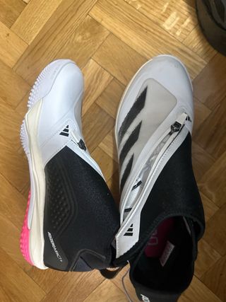 Tenis Adidas Negros y Blancos