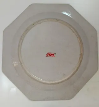 Plato octogonal decorativo de cerámica