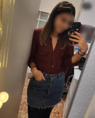 Camisa burdeos botones dorados Lefties talla S