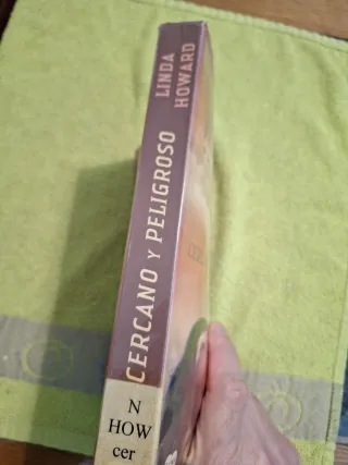 Cercano y peligroso (Spanish Edition)