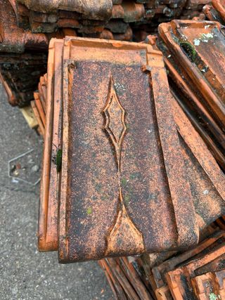 Tejas planas cuadradas antiguas