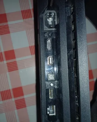 PlayStation 4 Pro (PS4 Pro) Negra