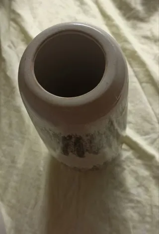 Jarrón de cerámica blanco y negro nuevo.Negociable