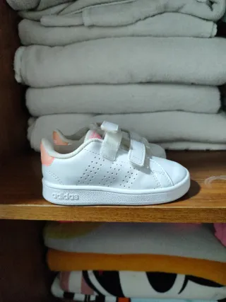 Zapatillas Adidas Blancas Velcro Niña número 22