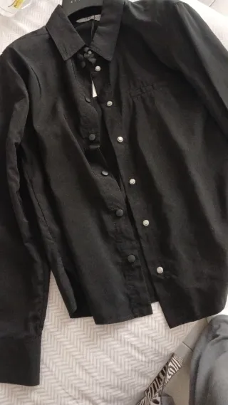 Camisa Zara negra botones clip sin estrenar