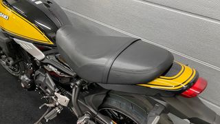 Kawasaki Z 650 RS Negra y Amarilla