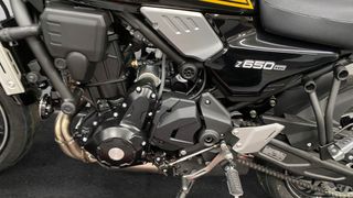 Kawasaki Z 650 RS Negra y Amarilla