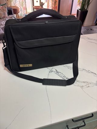 Maletín portátil Tech Air negro A:44’5,A:31,F:6cm