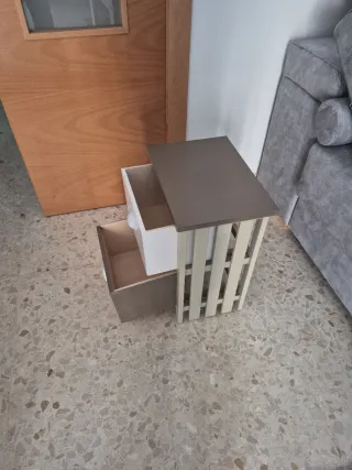 Mesita auxiliar decorativa de madera