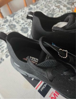 Skechers Memory Foam Unisex