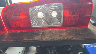 PILOTOS TRASERO FORD TRANSIT 2007