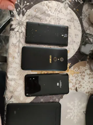 Pack 3 móviles y 1 tablet