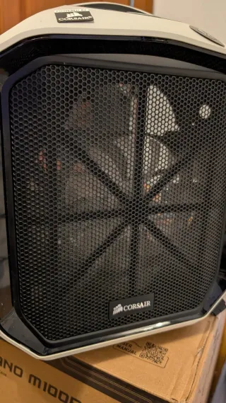 Caja Gaming Mini ITX Corsair 380T