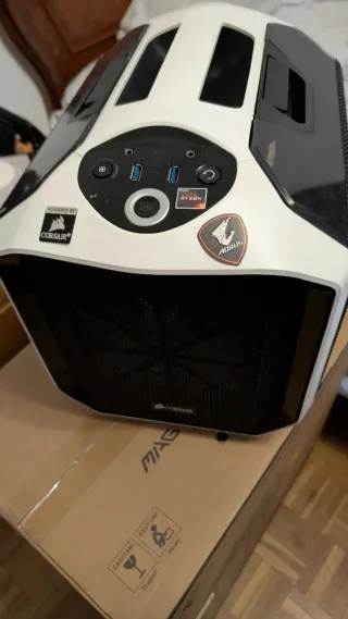 Caja Gaming Mini ITX Corsair 380T
