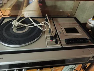Giradischi Philips Vintage con Amplificatore