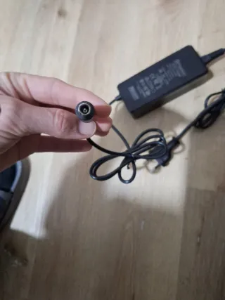 Cargador Mezelon AC/DC 42V 2A Patinete Eléctrico