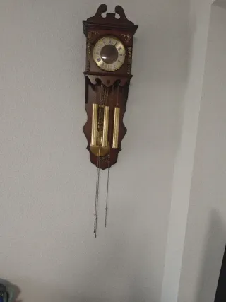 Reloj de pared antiguo madera