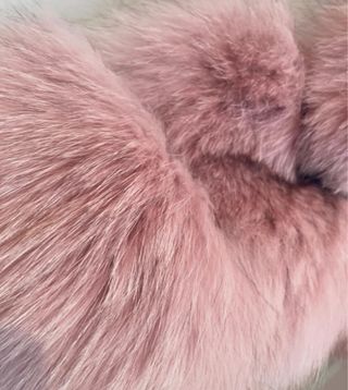 Chaqueta de pelo rosa Aria Moda