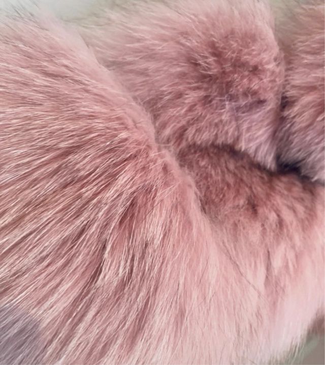 Chaqueta de pelo rosa Aria Moda