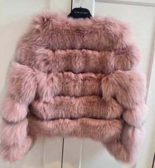 Chaqueta de pelo rosa Aria Moda