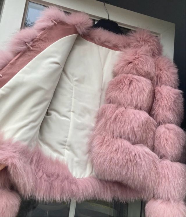 Chaqueta de pelo rosa Aria Moda