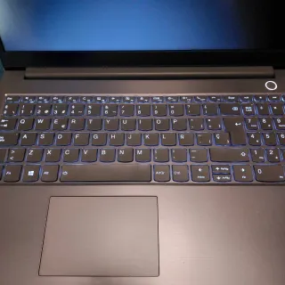 Lenovo ThinBook 15 Portátil