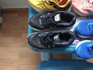 Zapatillas Under Armour Unisex Negras .