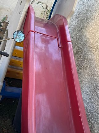 Tobogán Chicco con casita debajo