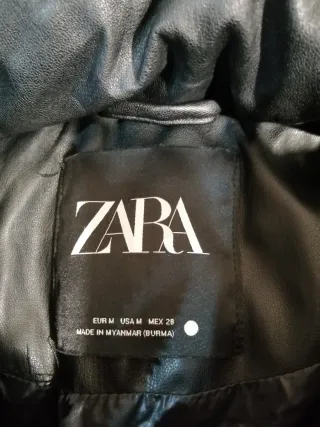 Abrigo polipiel Zara negro