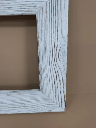 Marco de madera blanco rústico