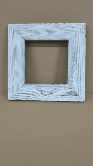 Marco de madera blanco rústico