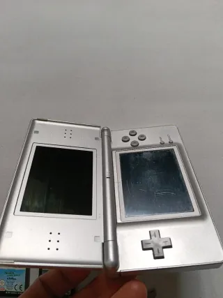 Nintendo DS Lite Plata con juegos y cargador
