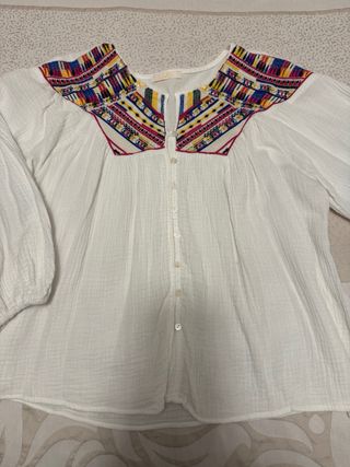 Blusa Carlota & Co bordada
