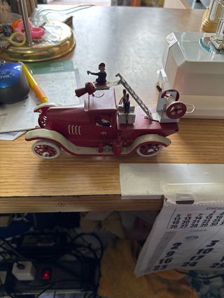 Camión de bomberos antiguo de juguete