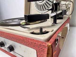 Tocadiscos Funkberater Rojo y Beige