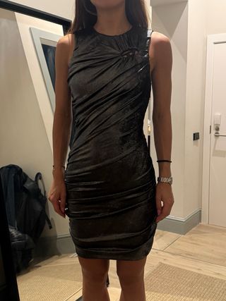 Vestido Diesel plateado con etiqueta