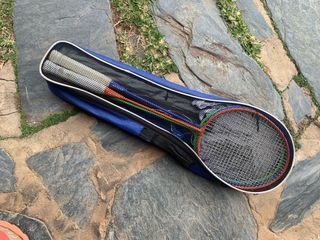 Juego bádminton con dos raquetas + 4 raquetas