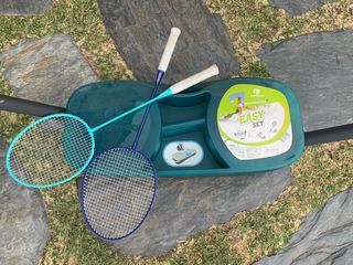 Juego bádminton con dos raquetas + 4 raquetas