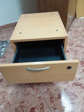 Cajonera de oficina con ruedas