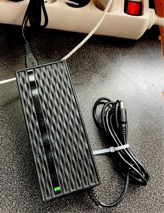 Cargador patinete eléctrico original Cecotec